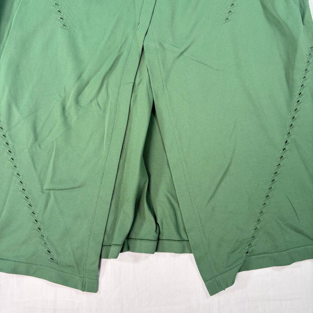 Athleta womens green Foothill tank top, pointelle details. Split back. Size XS - Picture 2 of 7